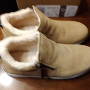 BearPaw Light Brown Ankle Booties Size 10 - NEW!